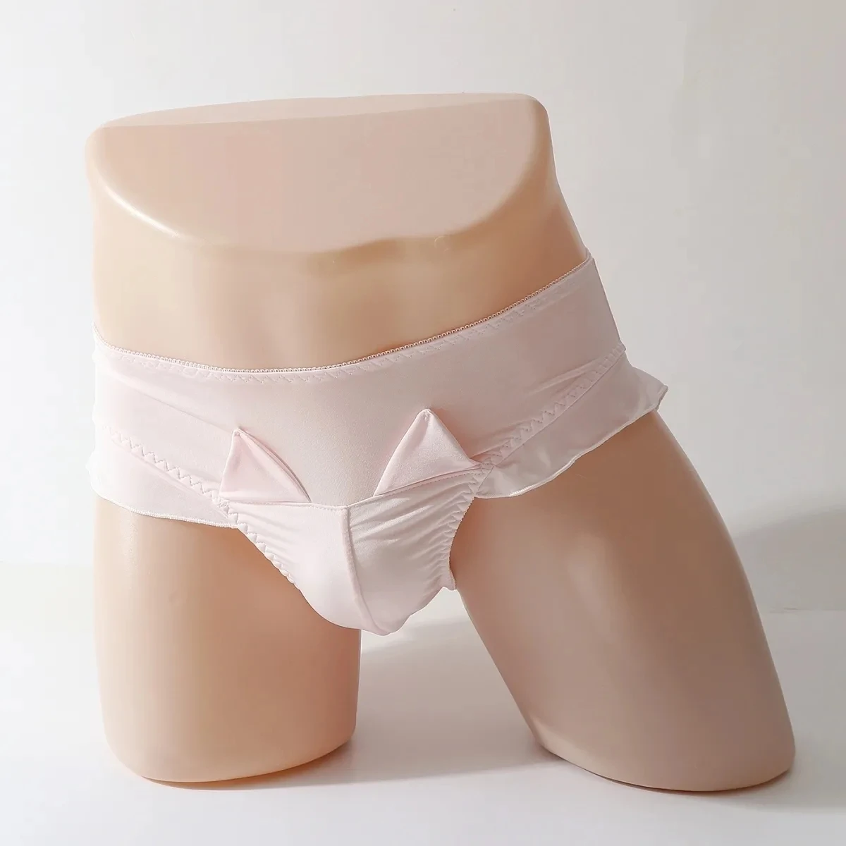 ชุดชั้นในเซ็กซี่ กางเกงในชายแบบน่ารัก กางเกงในชายแบบมีระบาย นุ่ม สบาย ระบายอากาศได้ดี สัมผัสนุ่มดุจแพรไหม