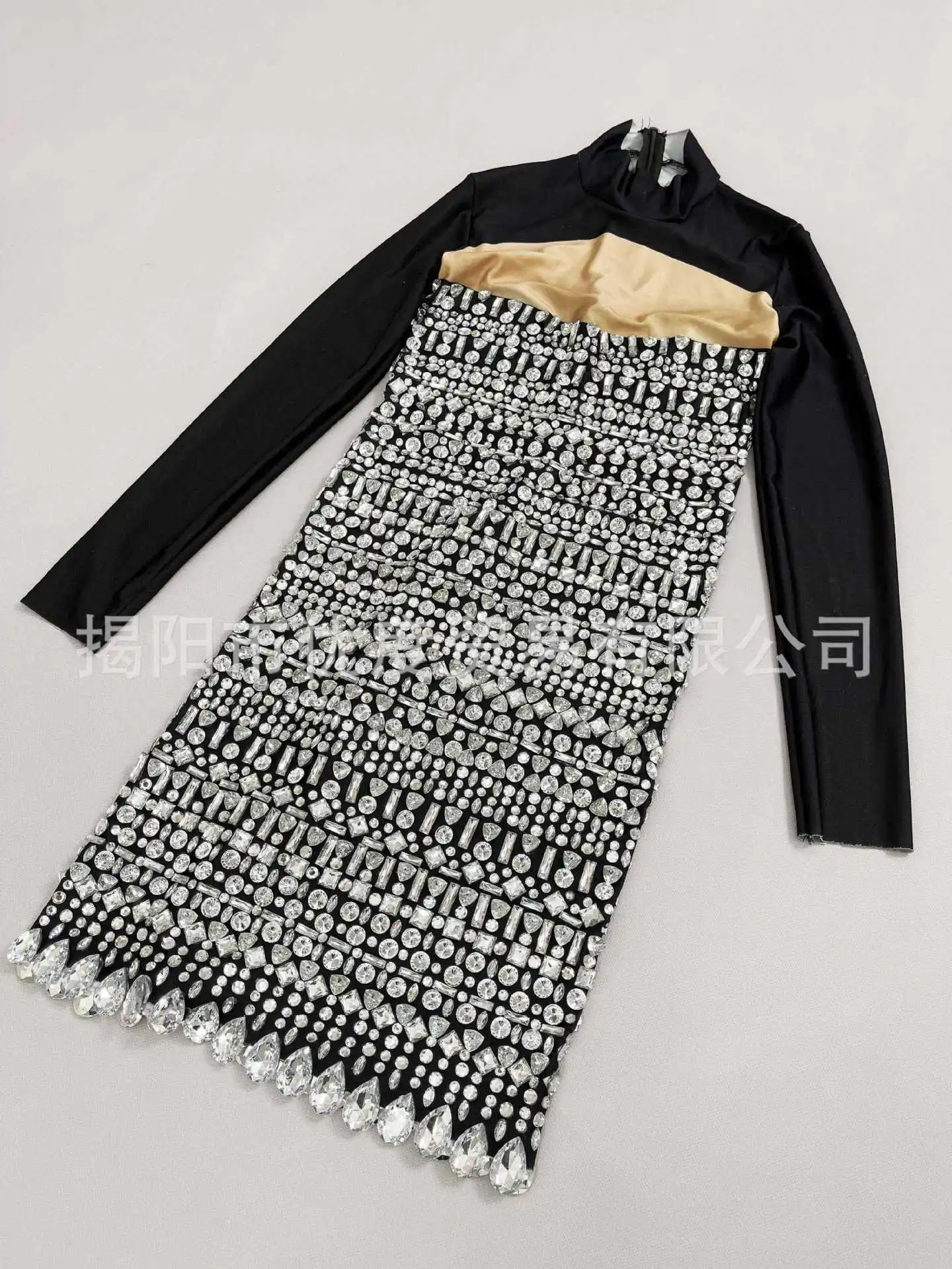 تصميم تحسس الرقبة العالية كم طويل DJ استقبال مشرق منظور شبكة الراين عيد ميلاد ليلة فساتين الكنيسة باردة للمرأة