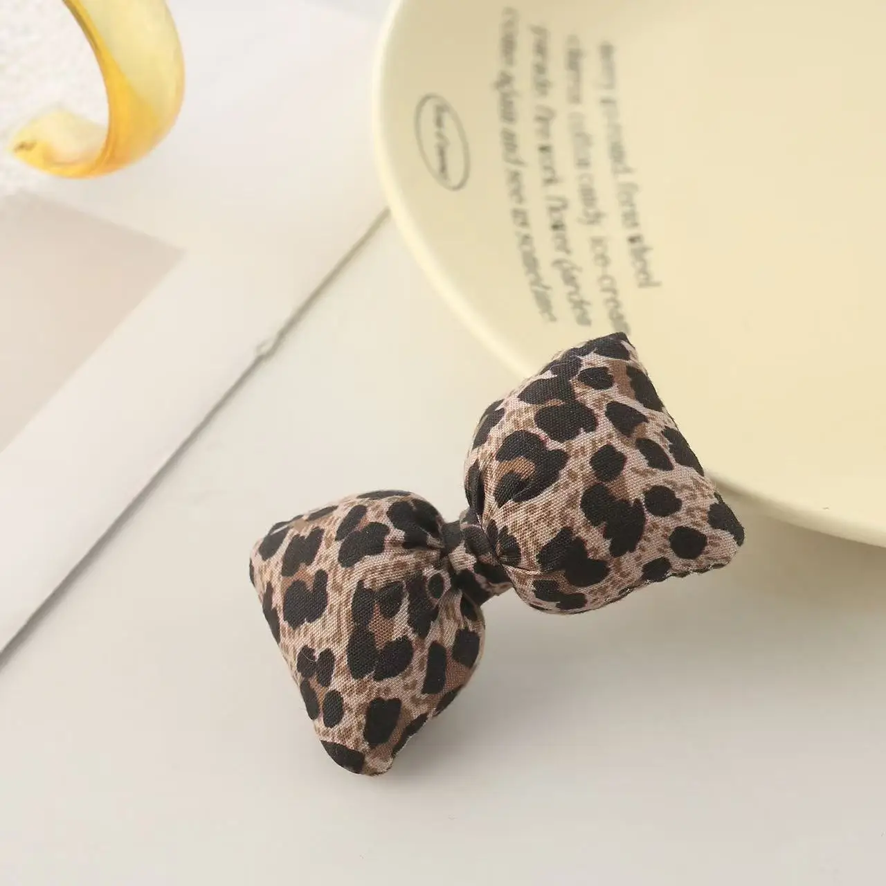 300 قطعة إكسسوارات جديدة مملوءة بالقطن بخمسة بتلات، أحذية وجورب ملابس بطباعة الفهد