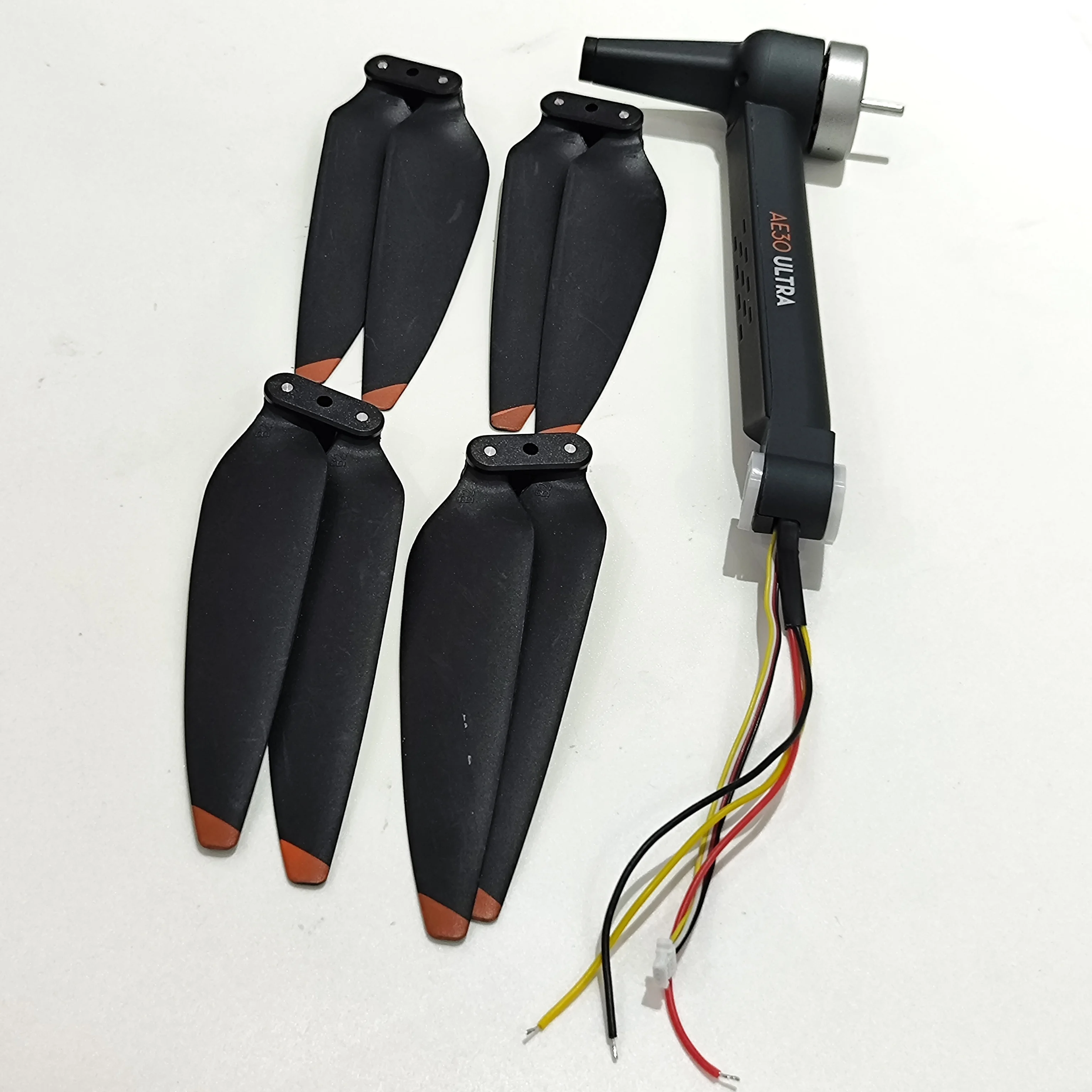 

Brushless Motor Front Arm B + 4PCS Folding Blade Propellers for AE30 Drone Original Maple Leaf Arms AE30ProMax GPS RC Quadcopter