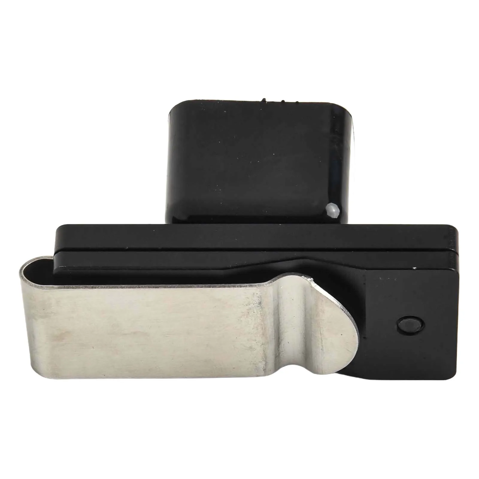 

Accessories Black Pool Cue Chalk Holder Enhanced Aesthetic Appeal Magnetic Attachment Feature On-the-Go Accessory