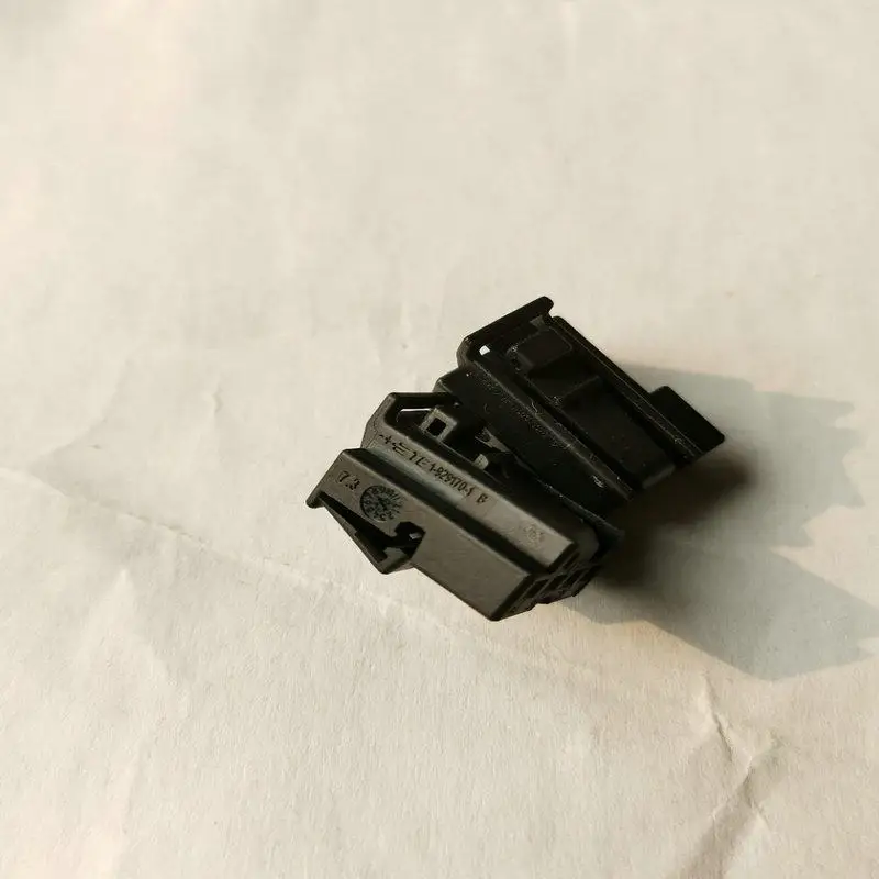 10PCS original connector A037 545 65 28 Protective sleeve 1-929170-1 connector 4-hole TE