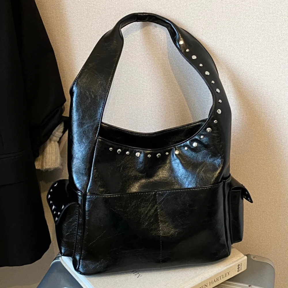 

Сумка подмышки с заклепками для женщин, новая универсальная сумка на плечо из искусственной кожи, винтажная однотонная ручная сумка-тоут для связи