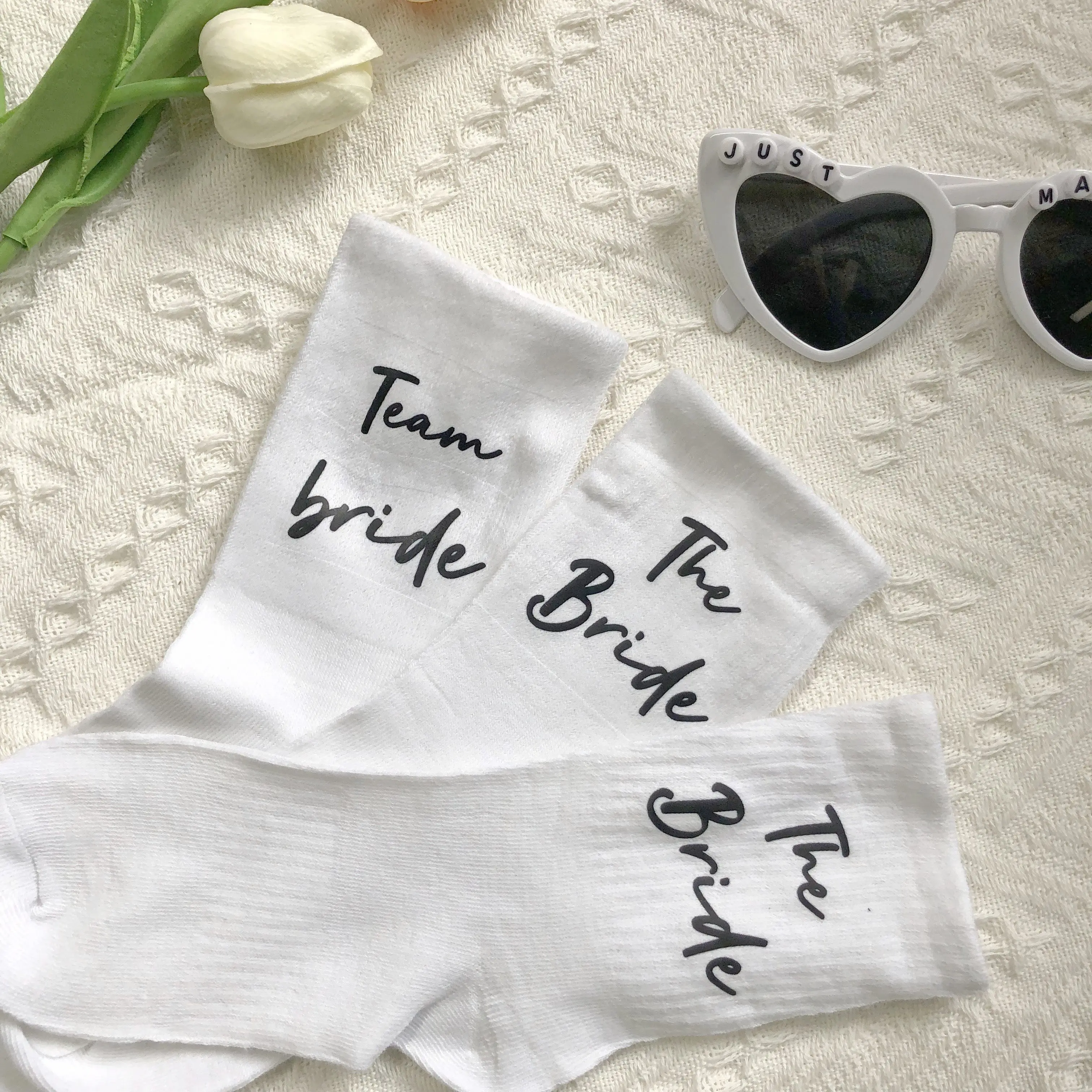 1Pair Bride/Team Bride Socks, Wedding Decoration Supplies, Bridal Shower Party Photo Props, Creative Bridesmaid Gifts