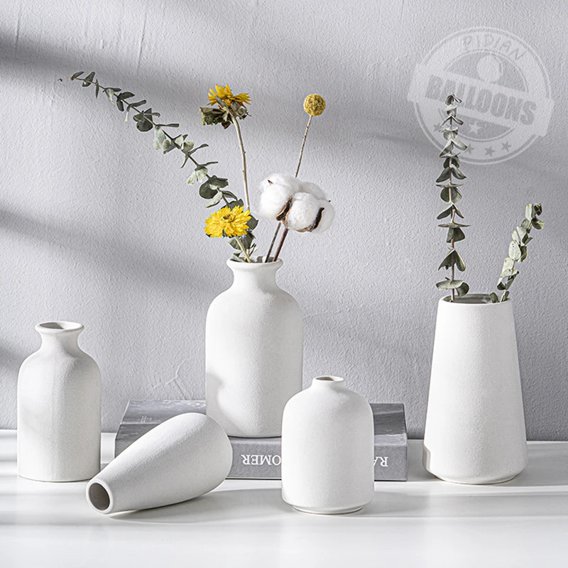 

European Modern Creative Home Ceramic Vase Decoration Flower Arrangement Dry Flower Mini Vase Hand Frosted Vase Desktop Decor