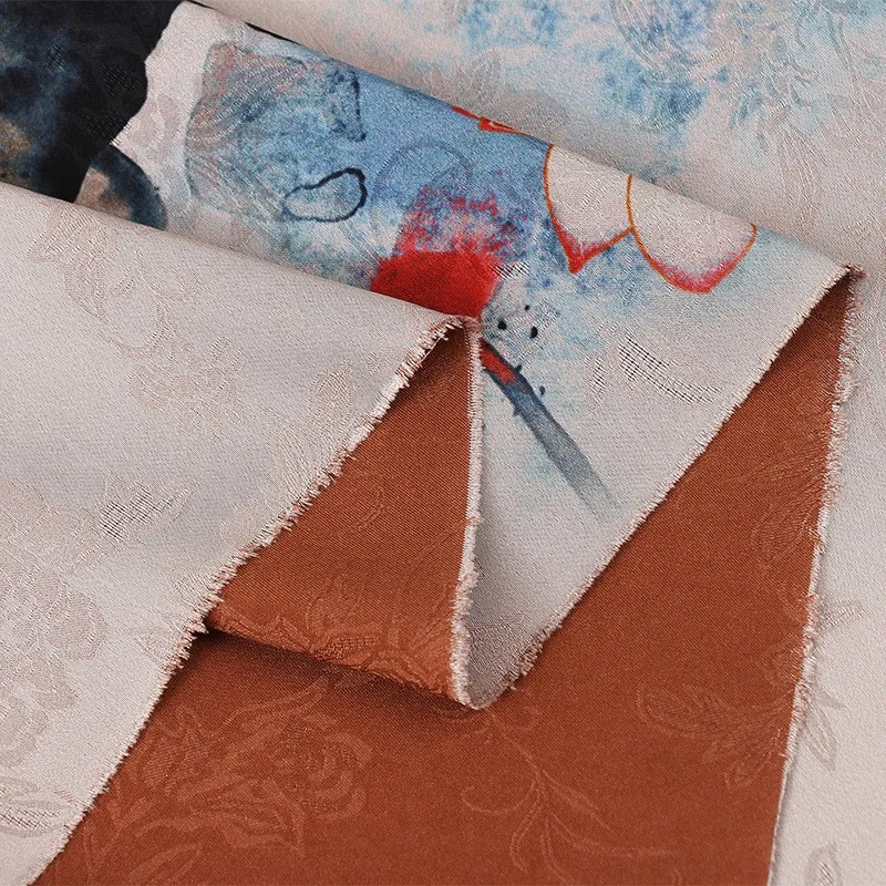 Красная марлевая жаккардовая ткань в китайском стиле для чонгмов среднего и пожилого возраста.