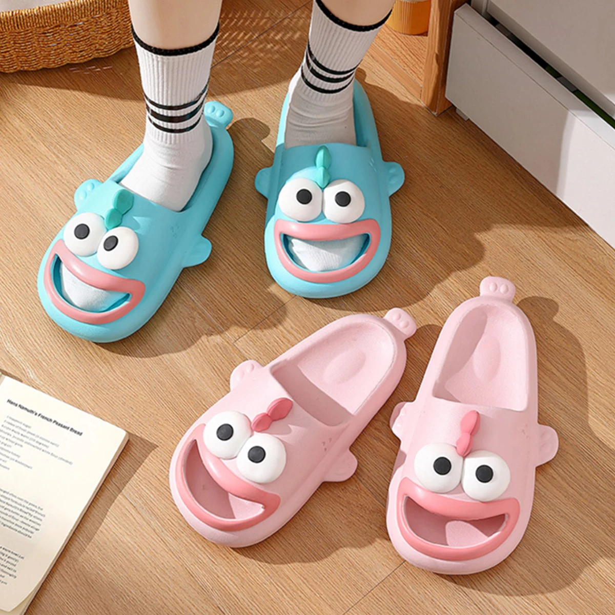 Cute Big Eyed Clown Fish Slippers for Women Summer Bathroom Anti slip Thick Sole Cool Slippers for External Wear