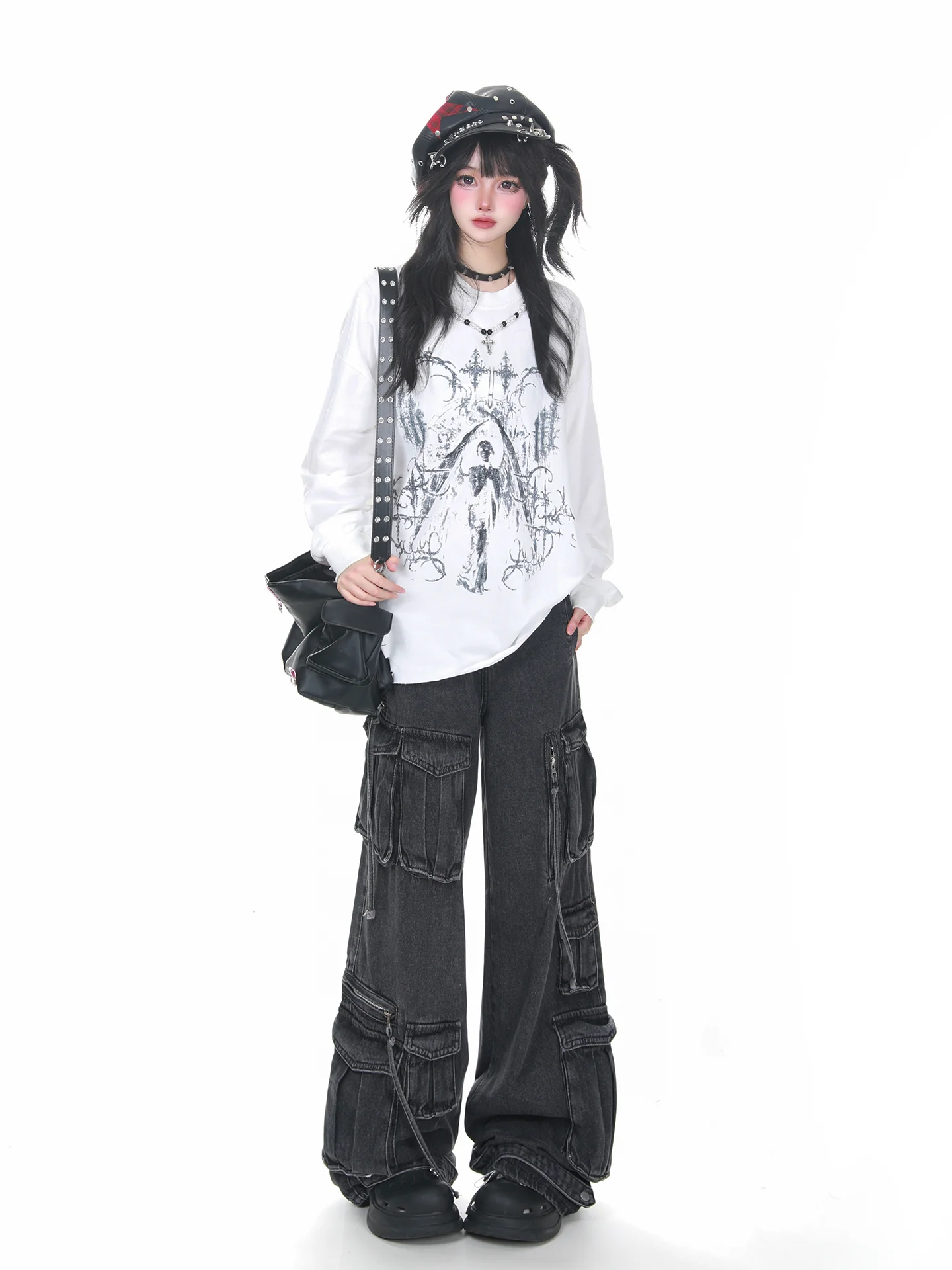 Japanese Style Retro Subculture Graffiti Print Round Neck Beaded Chain Long Sleeve Loose Casual Pullover Sweatshirt Women Autumn