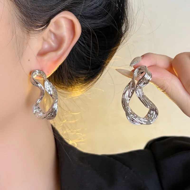 

18K Gold Twisted Heart Hoop Earrings for Women Textured Woven Ribbon Open C Chunky Statement Jewelry