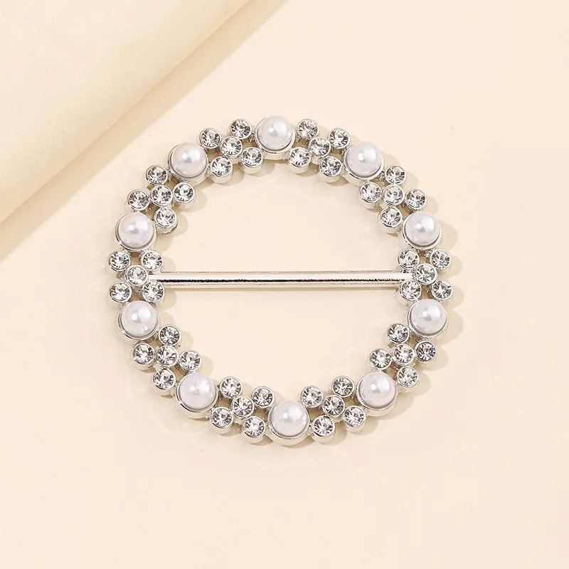Ring Inlaid with Pearls and Rhinestones Metal Silk Scarf Buckle for Women’s Fashion Versatile Clothing Scarf Decorative Buckle