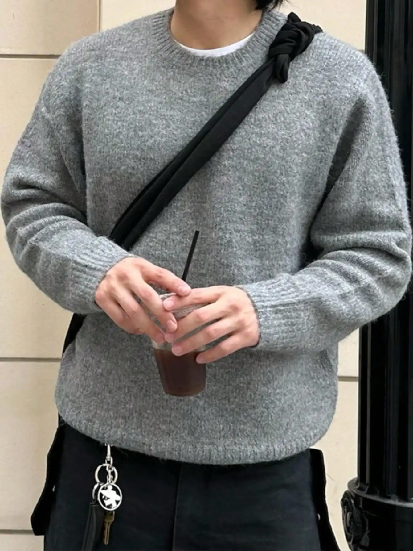 

Spring, Autumn, and Winter Men's and Women's Unisex Simple Niche Design Casual Street Style Loose Solid Color Sweater Round Neck Trendy Drop Shoulder Long Sleeve Pullover Knitwear Sweater