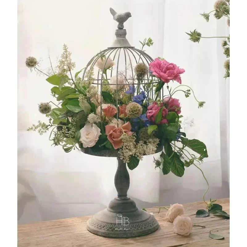 

New Indoor & Outdoor Activities Vintage Lantern Bird Cage Lamp Lantern Retro Iron Decorative Flower Candle Holder Metal Lantern