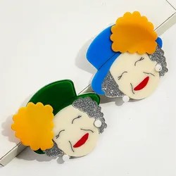 Elegant Queen Elizabeth II Acrylic Brooch for Women Cute Glitter Celebrity Hat Granny Figure Badges Brooch Clothing Accessories
