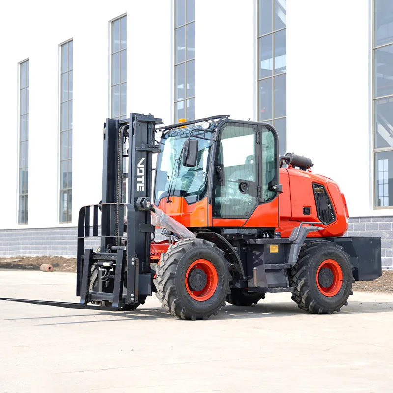 Cina Carrello elevatore per terreni a 4 ruote motrici Carrello elevatore per uso esterno diesel Carrello elevatore fuoristrada portatile da 3,5 tonnellate per tutti i terreni personalizzato