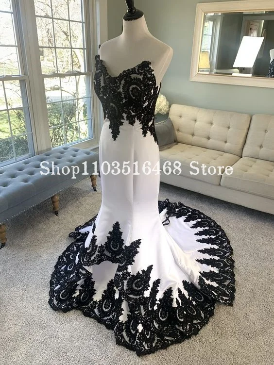 Abiti da sposa gotici bianchi 2024 per le donne corsetto con scollo a cuore ricamato nero aderente pizzo da sposa sirena vestido novia