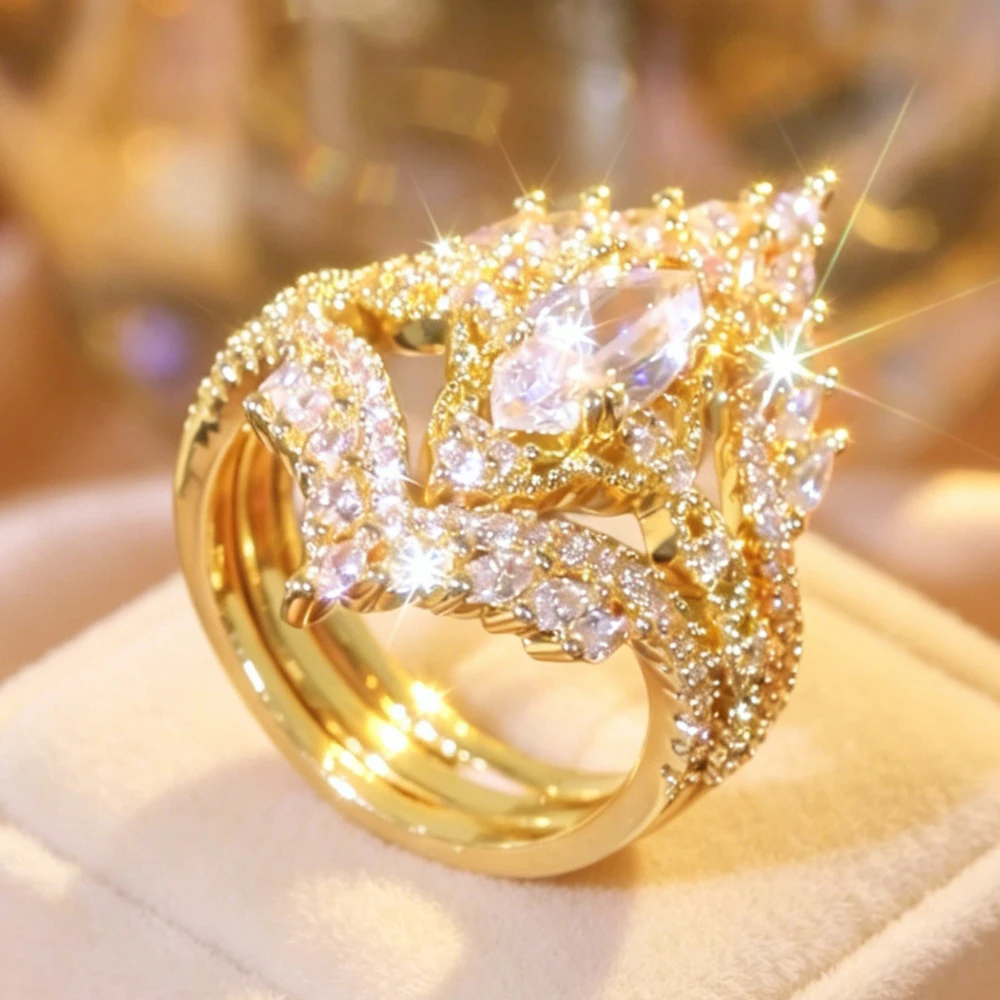 2 Pieces of Women's Horse-Eye Main Stone Hollowed-Out Wing Finger Rings with Multi-Layer Horse-Eye Gemstone Surrounding Band and Wedding Dress Heavy Work Luxurious Accessories, Perfect Gift for Engagement and Proposal