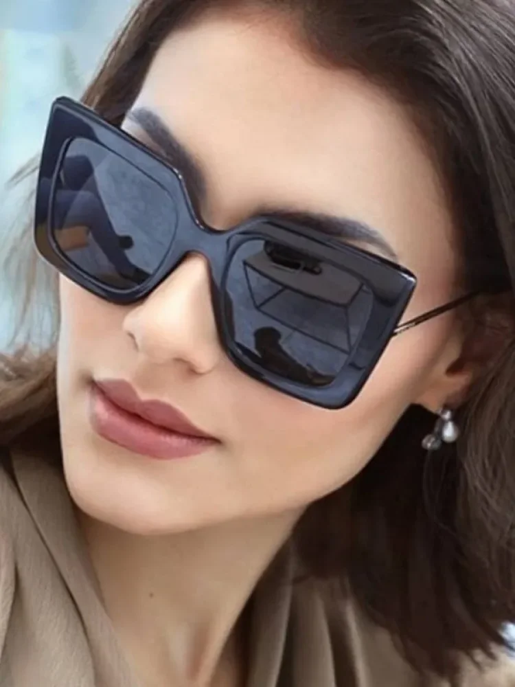 Classic Gradient Square Bug Eye Sunnies Sunglasses Classic Gradient Square Bug eye Sunnies Sunglasses main image 4