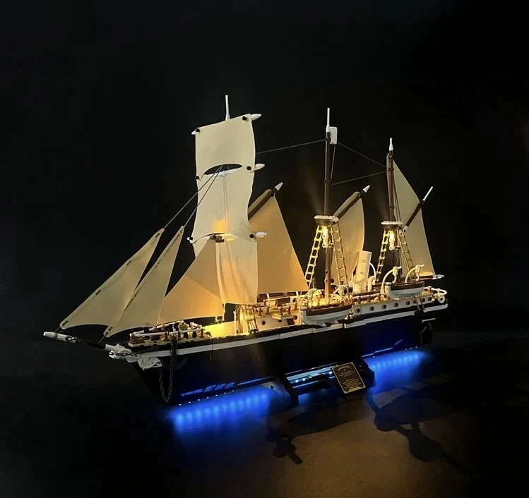 

newEASYLITE LED Kit For The Endurance 10335 Building Blocks Bricks Toys Lamp Set 【Only Lighting No Model】