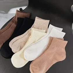 5 Pairs Of Women's Winter Soft Crew Socks, Solid Color Sporty Stylist Cozy Casual Socks For Daily Wear