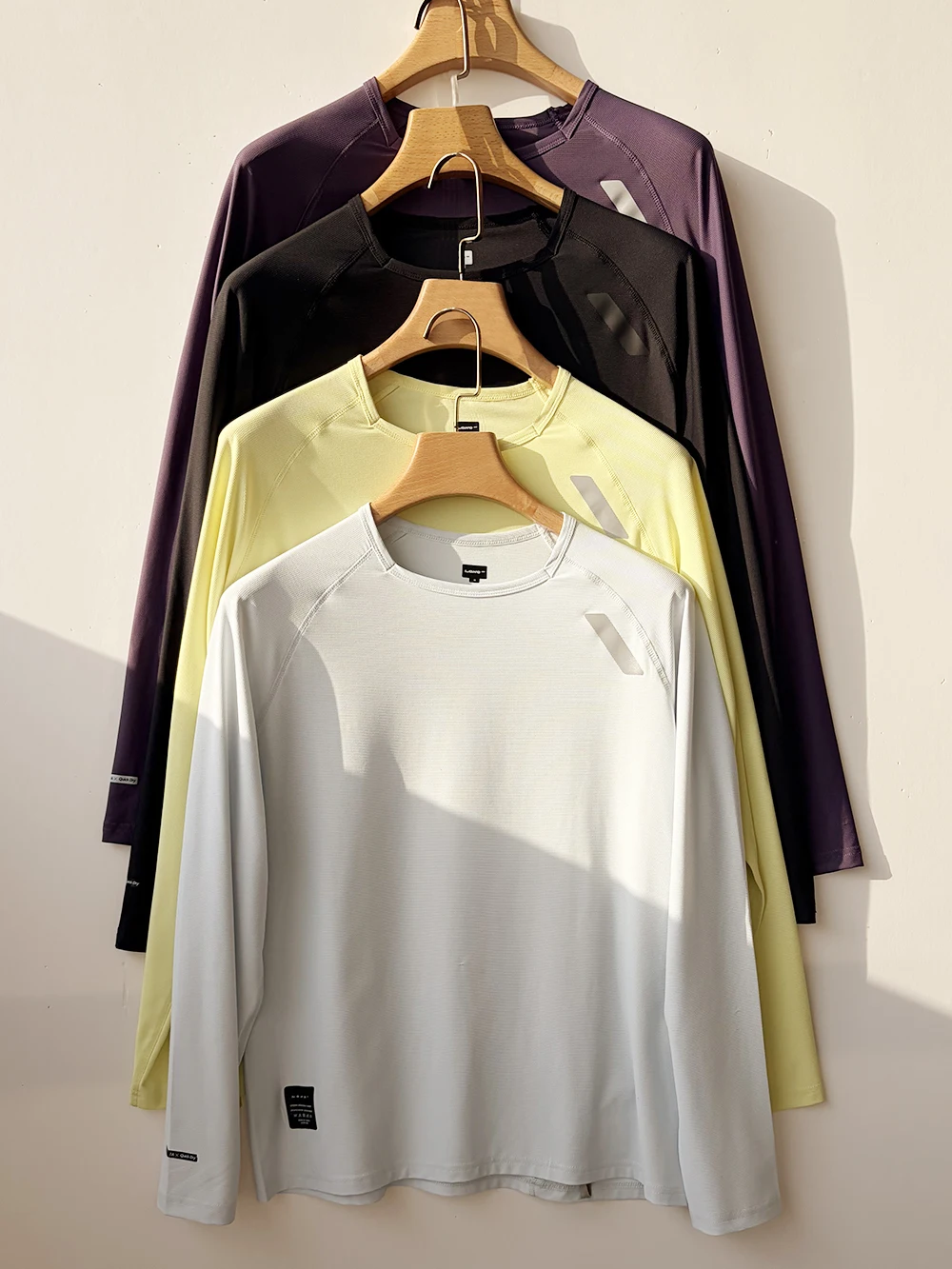 Lightweight Quick Dry Long Sleeve T-Shirt for Men Outdoor Running Sport Breathable Urban Fashion Standard Fit round Neck Tee