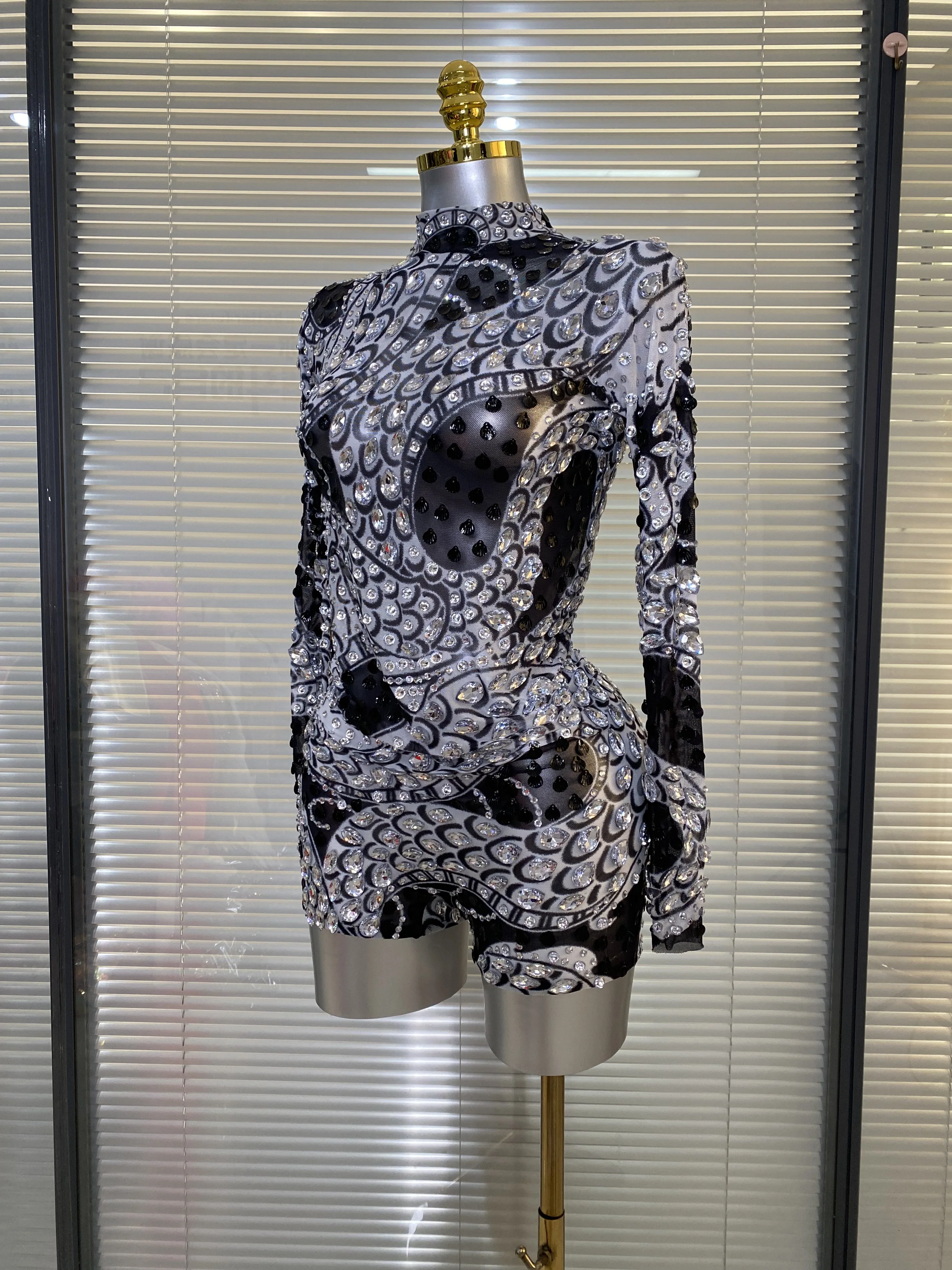 

Luxury Women Sexy Sparkly Rhinestones Long Sleeve Mesh See Through Bodycon Bodysuit Birthday Party Nightclub Performance Costume