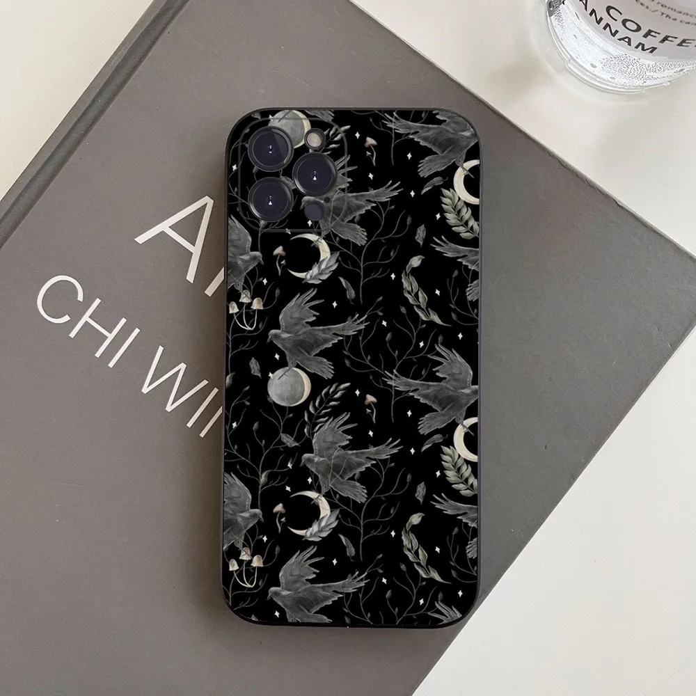 Raven Pattern Phone Case For iPhone 15 14 11 12 13 Mini Pro XS Max Cover 6 7 8 Plus X XR SE 2020 Funda Shell