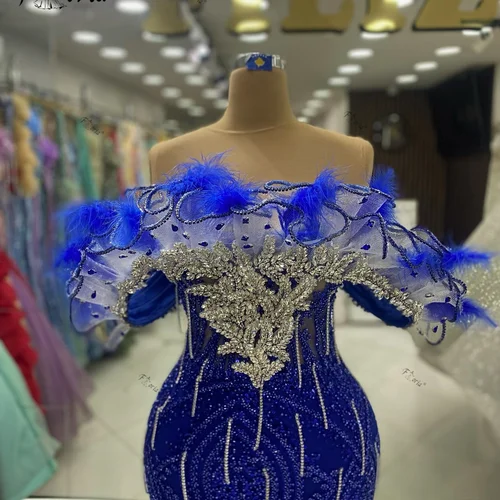 ملابس الحفلات والعطلات