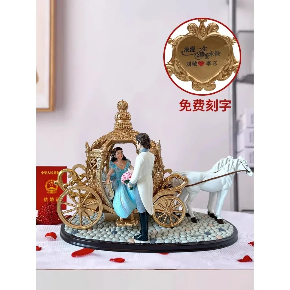 Send a wedding gift to the couple. The best friend is engaged. High-graom home decoration ornaments are practical wedding gifts.