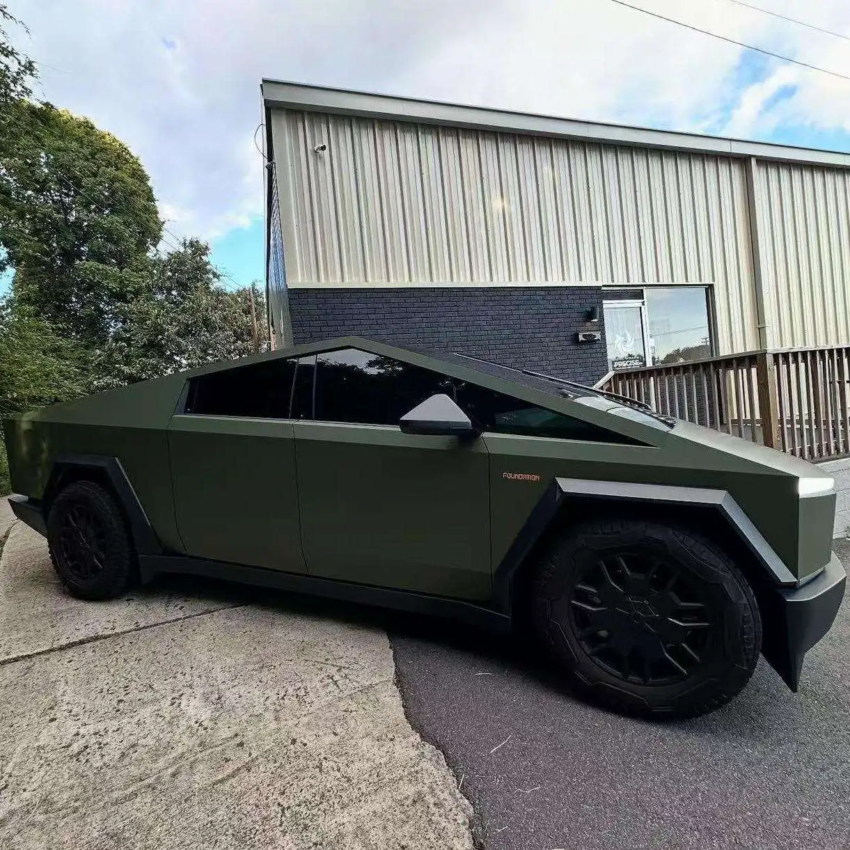 

For Tesla Cybertruck 2024-2026 PVC Precut Paint Protection Film Satin Green Color Changing Self-Healing Anti-Yellowing Car Film