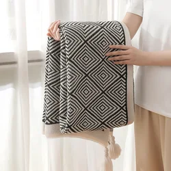 Nordic Style Blanket Geometric Sofa Blanket Leisure Tapestry Bohemian Decorative Rugs Home Tassels Blankets White Black