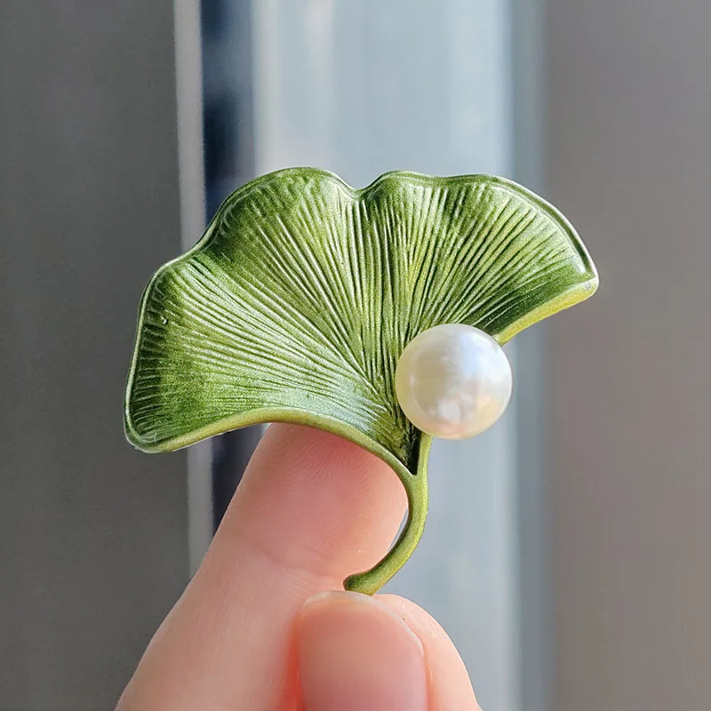 Creative Fresh Three-Dimensional Leaves Pearl Brooches For Women Trendy Lotus Flowers Bouquets Brooch Pins Party Jewelry Gift