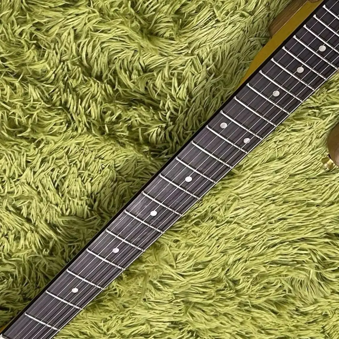 Hot Sale Aged FST Electric Guitars Golden Hardware 21 Frets Black Color Alder Body Rosewood Fretboard view 5