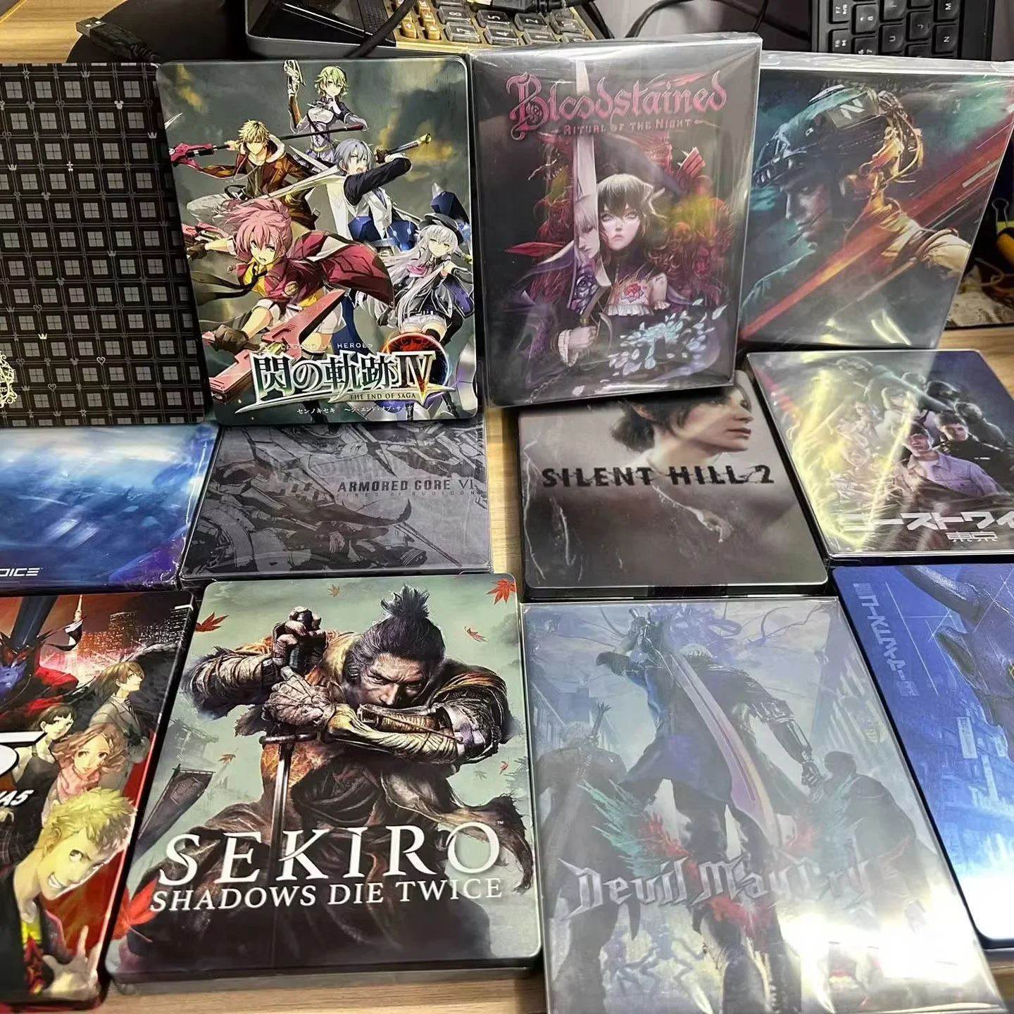 إصدار جامعي من الصلب المنقوش الممتاز مع فن حصري (متوافق مع PS4/PS5/Xbox) - اللعبة غير متضمنة