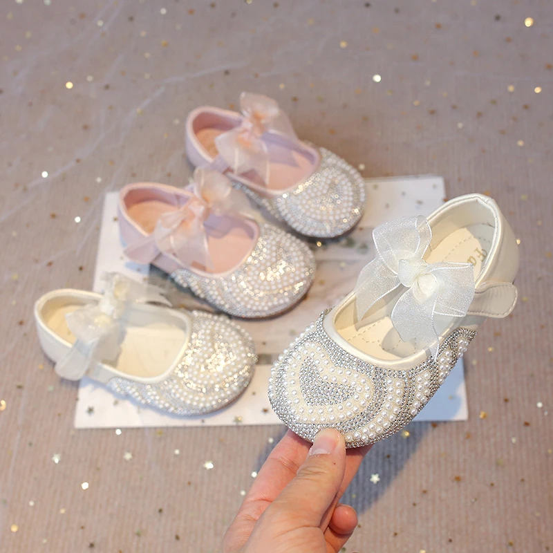 

Кожаная обувь для девочек, весна-осень 2022, новые детские туфли принцессы с бантом Love, модная детская обувь на плоской подошве, размеры 21–30 лет