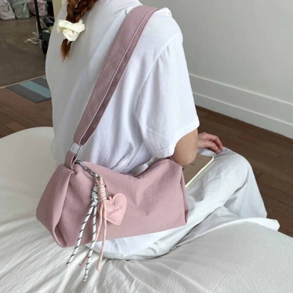

Portable Solid Color Nylon Shoulder Bags Leisure Y2k Boston Underarm Bag Versatile Casual Women's Handbag Daily
