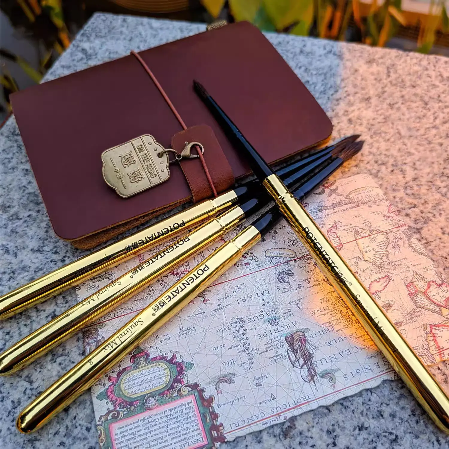 Pinceau aquarelle portable Potentate avec manche en laiton, poils mélangés en fourrure d'écureuil gris, pour le dessin et l'esquisse