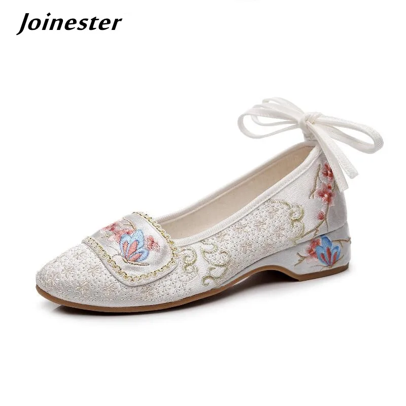 

Women Retro Slip on Pumps Ethnic Embroidered Pointed Toe Ladies Dress Shoes Mid Heeled Vintage Loafers Female Autumn Moccasins