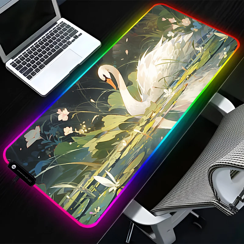 RGB LED Mauspad Gummi Cartoon Mousepad Erweiterte Pad PC Zubehör Schreibtisch Matte Rutschfeste Gaming Matten Büro Schwan HD Tastatur Pad