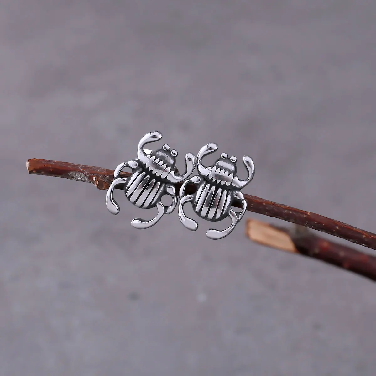 Punk Spider Animal Stud Earrings Men Women Stainless Steel Fashion Daily Earrings Vintage Hip Hop Gift Party Jewelry
