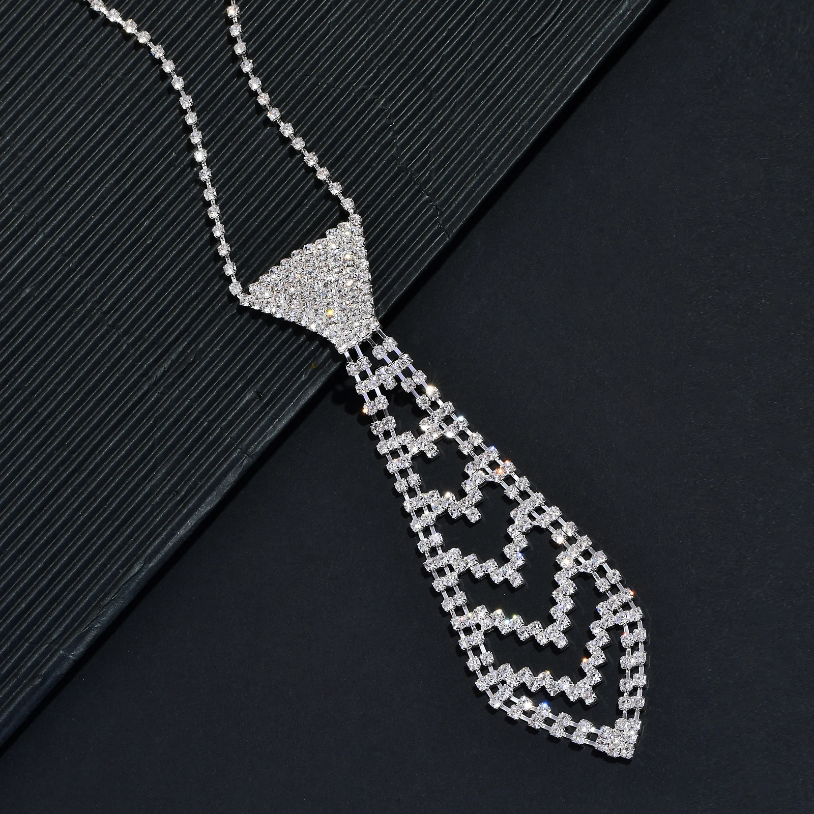 1P Luxury Crystal Elegant Tie Necklace Fashion Rhinestone V Long Necklace