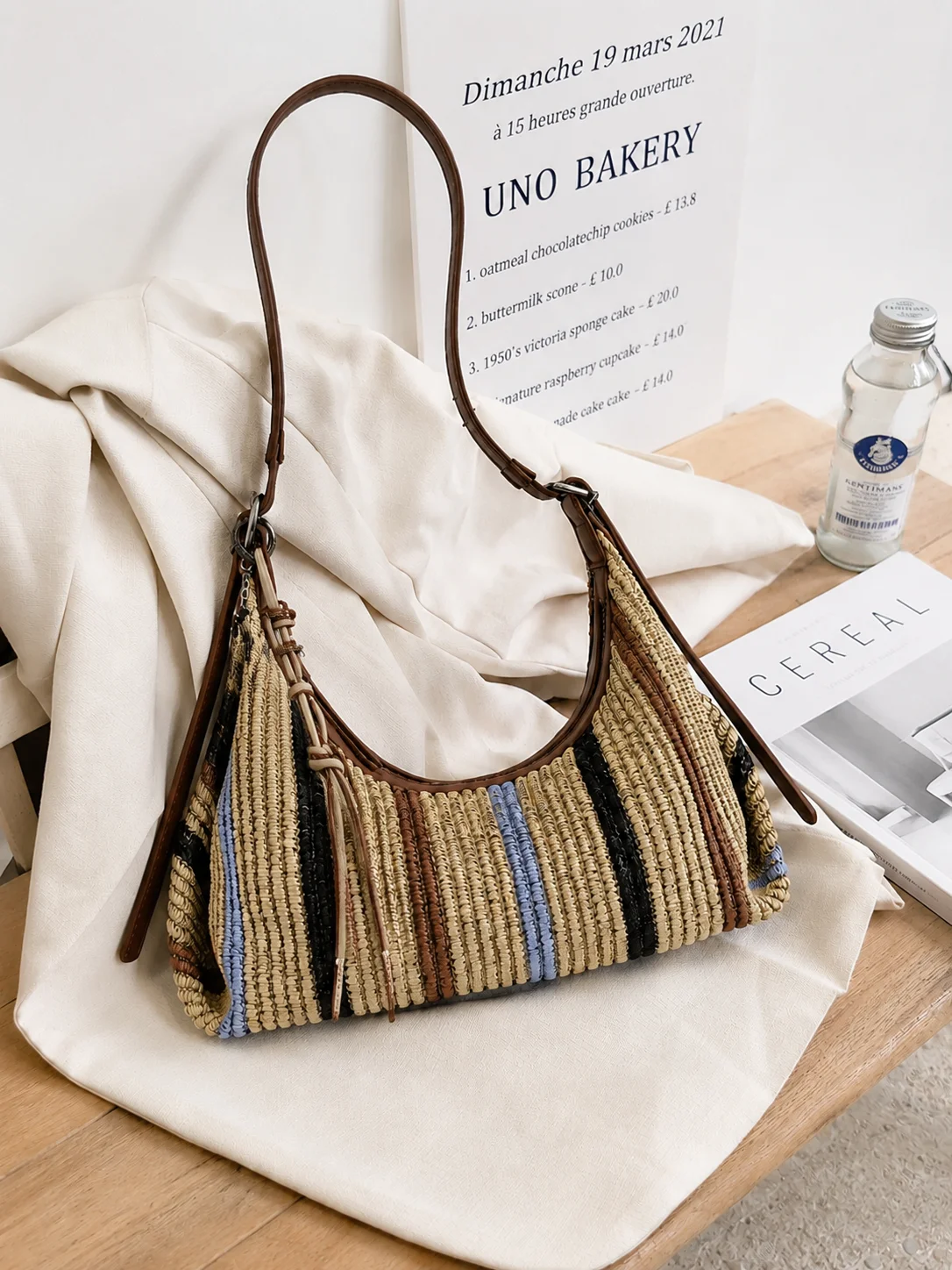East-West Shoulder Bag Women Straw Woven Baguette Bag Boho Vintage Style Underarm Crossbody Handbag Summer Fashion Tote Bag with