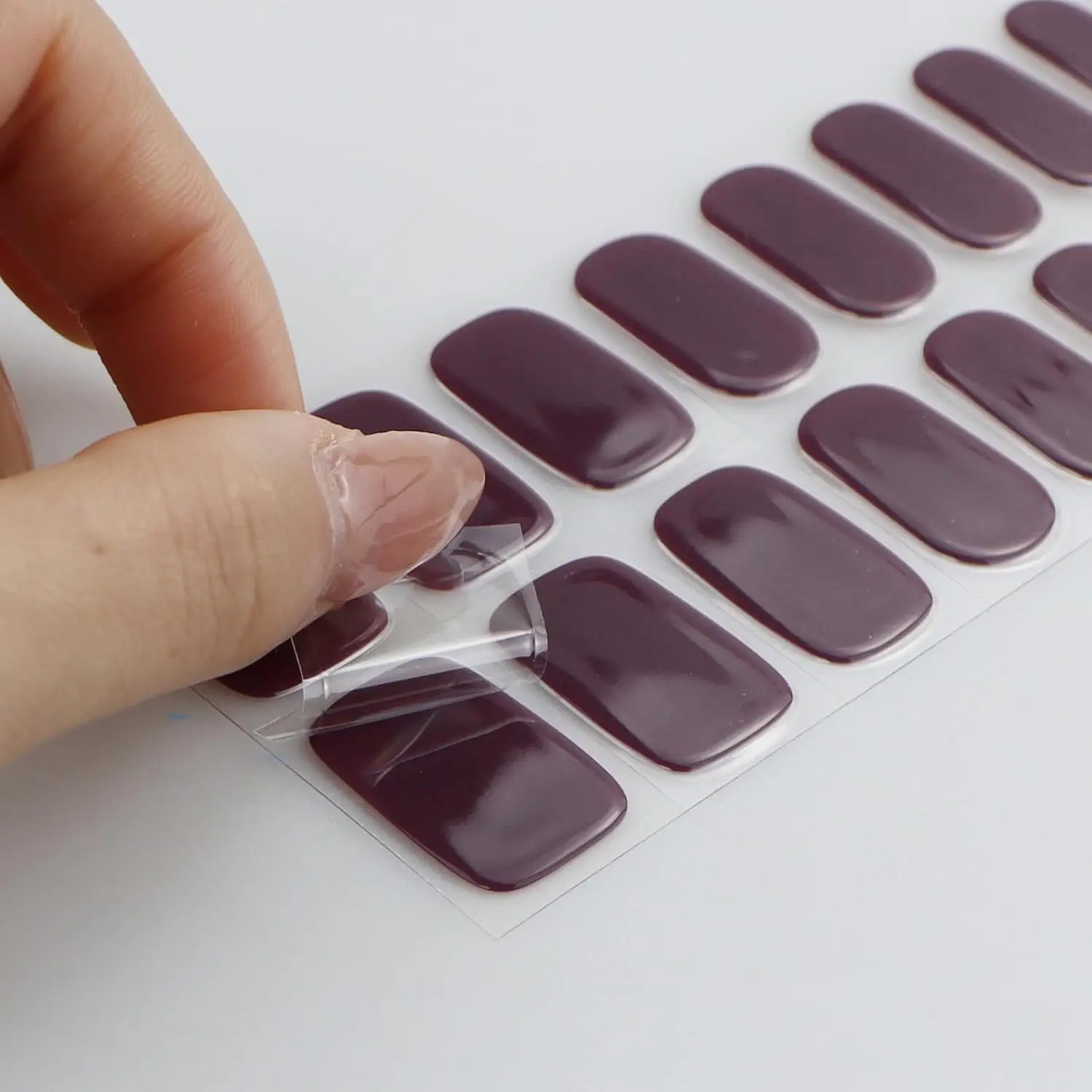 ملصقات أظافر جل باللون الأحمر الخمري والأرجواني شبه معالجة شرائط أظافر جل يلتف بالأشعة فوق البنفسجية/LED تصميم فني للأظافر وإكسسوارات الديكور