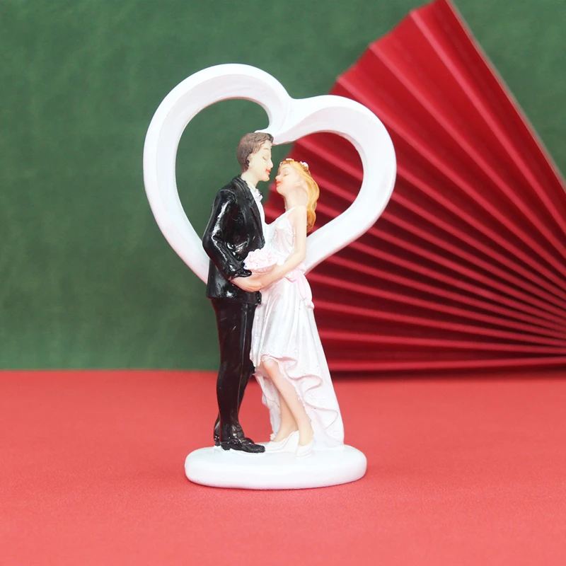 Wedding Anniversary Couple Bride Groom Figurines Car Accessories Valentine\'s Day Ornaments Home Decoration Resin Crafts Gift