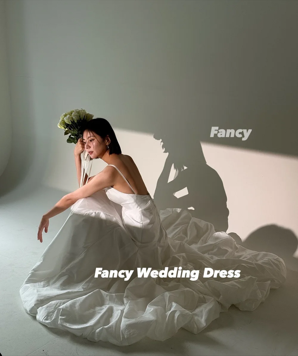 Elegancka suknia ślubna na ramiączkach spaghetti z dekoltem w serek, koreańska sesja zdjęciowa, tafta, linia A, suknia wieczorowa, gorset z tyłu, możliwość personalizacji.