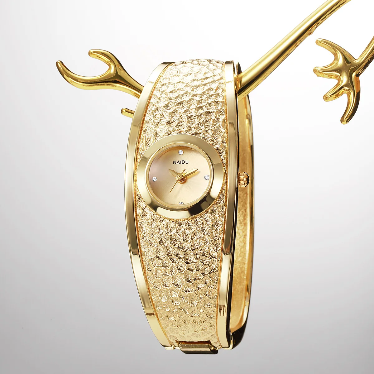 New Creative Bangle Women Quartz Watch, Niche Hot Sale Luxury Gold Fashion Ladies Wristwatch