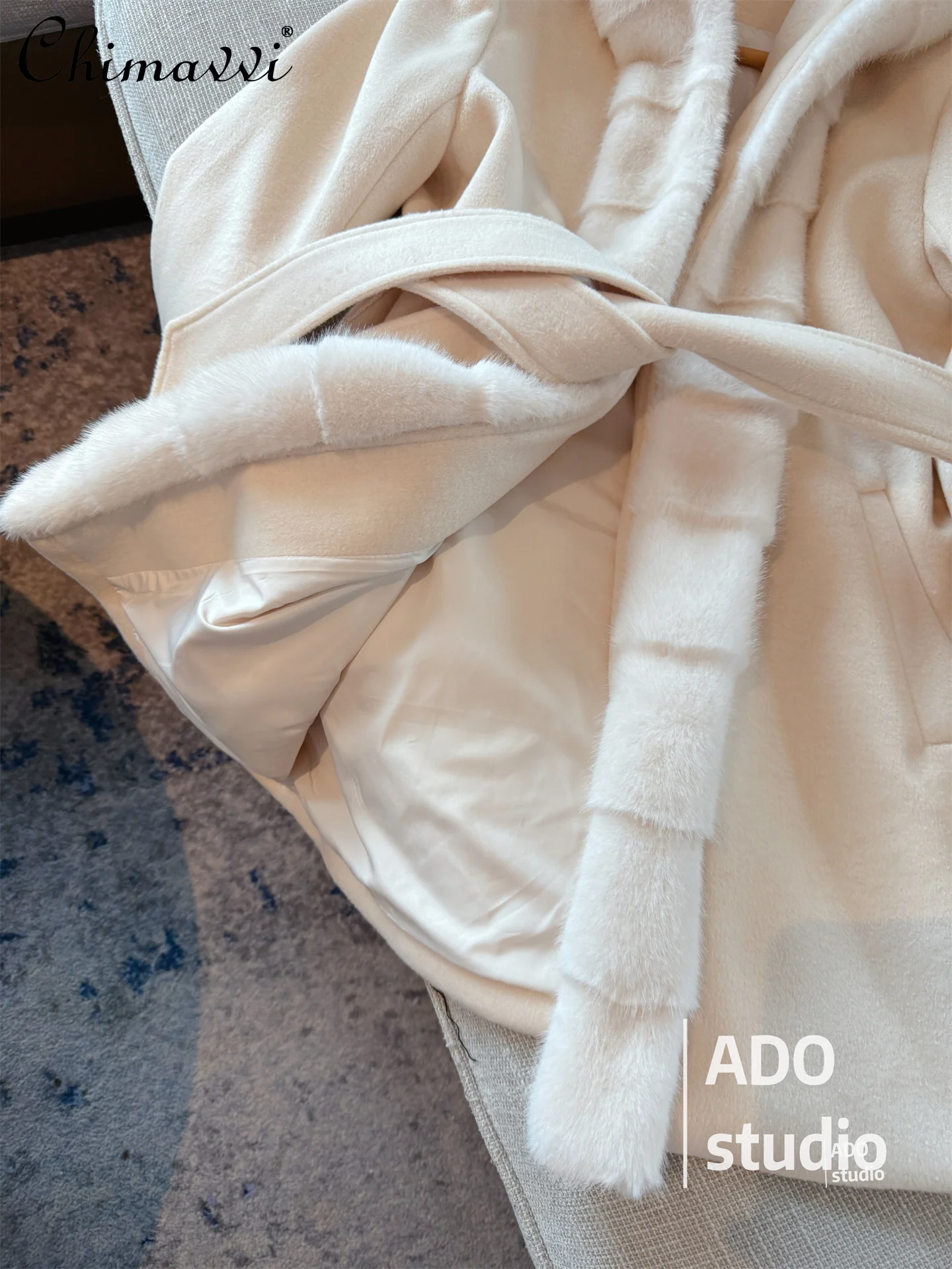 2025 Otoño e Invierno nueva moda coreana de manga larga Retro Cuello de piel abrigo de piel de gama alta abrigos con forro cálido chaqueta de mujer