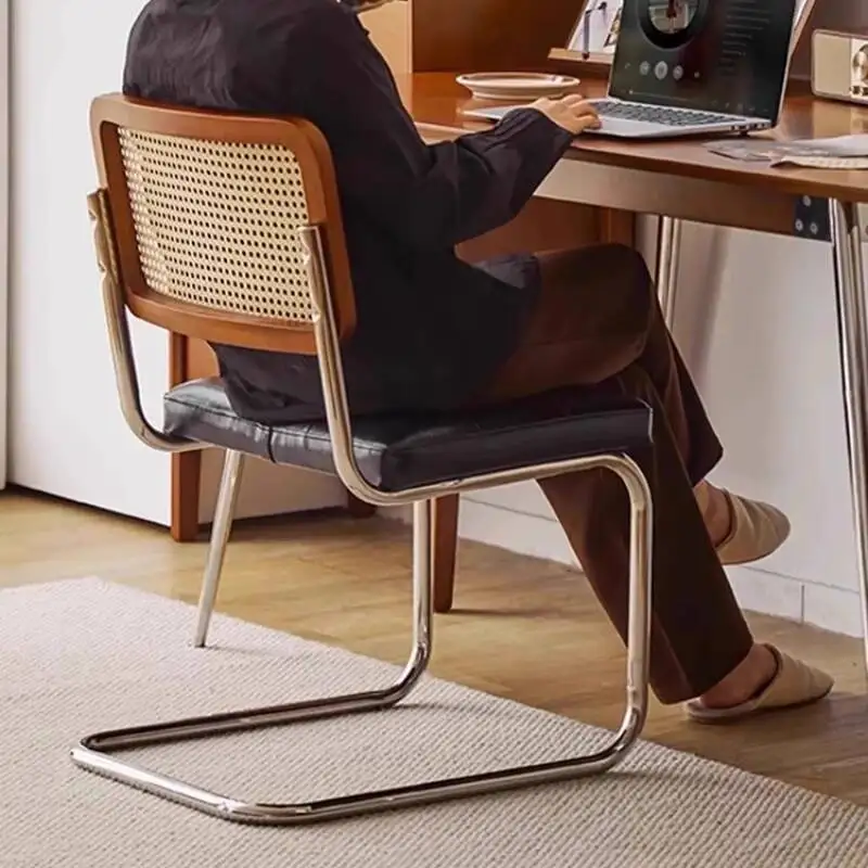 High-quality Simple Luxury Light Originality Comfortable Relaxing Gamer Dining Chairs Unique Economic Luxury Design Furnitures