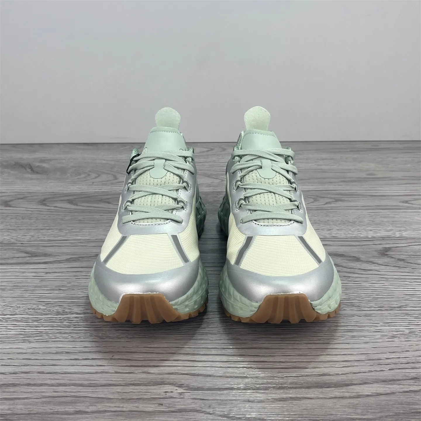 

Classic Brand Bestseller Walking/Jogging Shoes - Comfortable Anti-Slip AthleticDesigner Thickened Sole Sports Casual Shoes