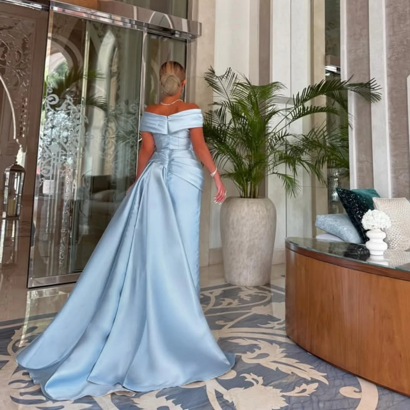 Abiti da sera blu con spalle scoperte Maniche lunghe Abiti da sposa Macchia Abito da ballo Paillettes Abito da festa con perline Personalizzato 2025