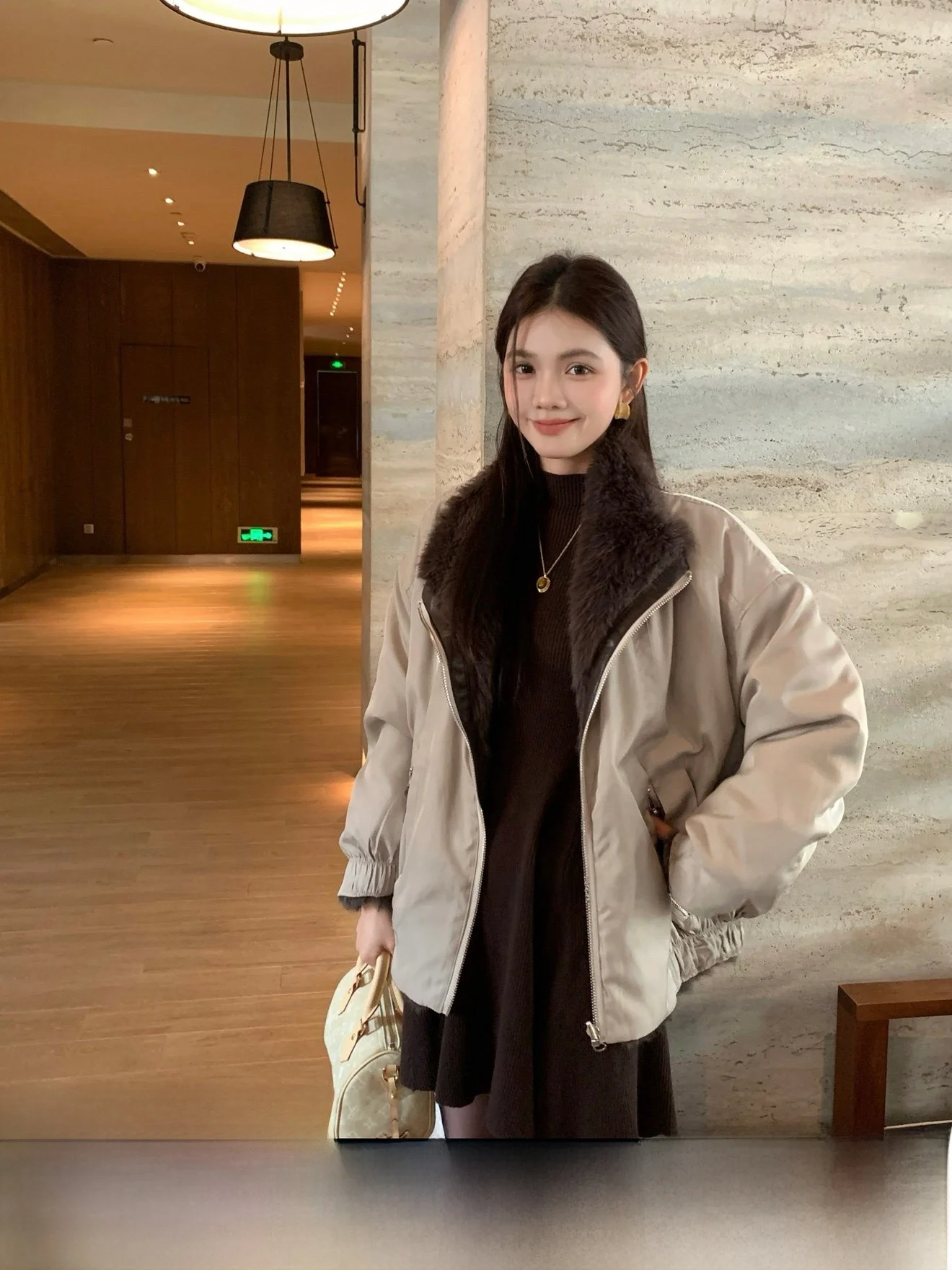 

UKILAU Winter Thiened Warmth Eco-friendly Fur Coat Loose Meat Conceal Slimming Double-sided Wear Pilot Coat Women